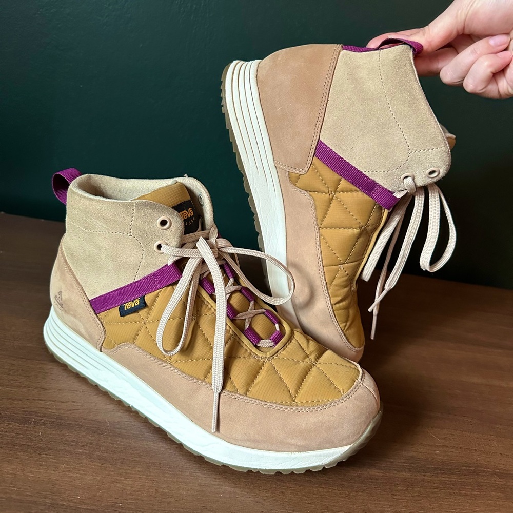 Teva EMBER COMMUTE waterproof shoe in Sesame/Medallion size 10